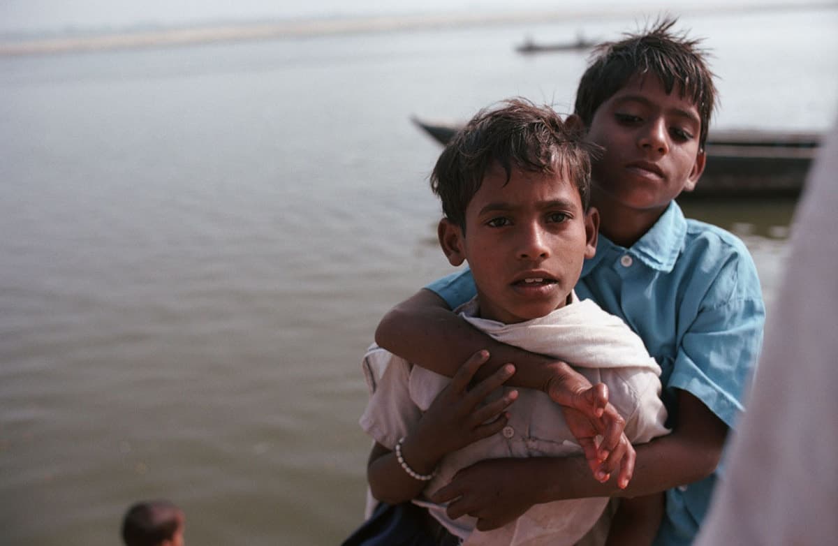 インドの旅写真_ガンジス河と子供達