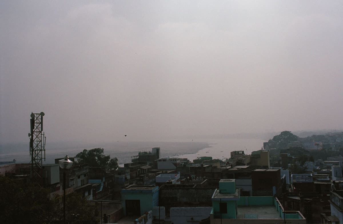 インドの旅写真_バラナシのホテルからの眺め
