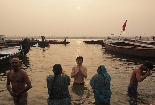 篠部雅貴_ガンジス河で初日の出