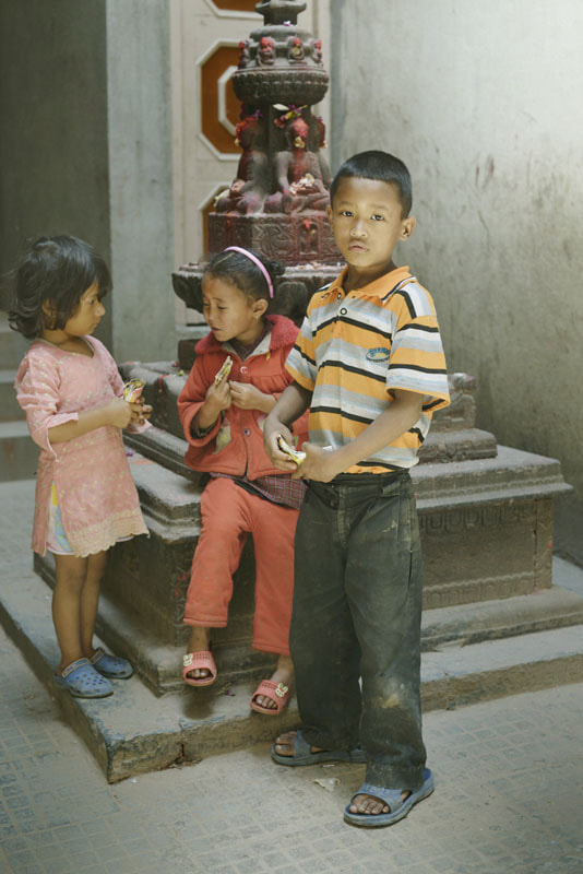 ネパールの旅写真_町の子供達