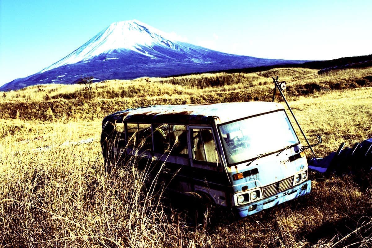 日本の旅写真_富士山とバス
