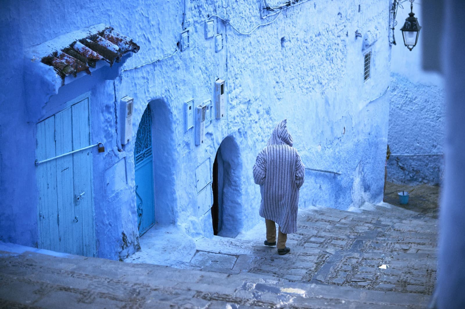 モロッコの旅写真_シャウエンの男03